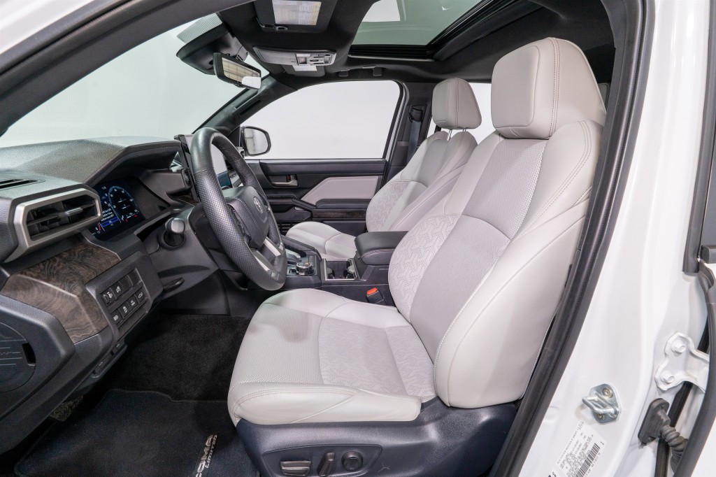 2024 Toyota Tacoma Image 17