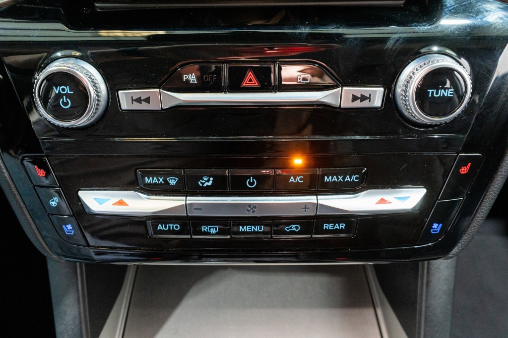 2022 Ford Explorer Image 22