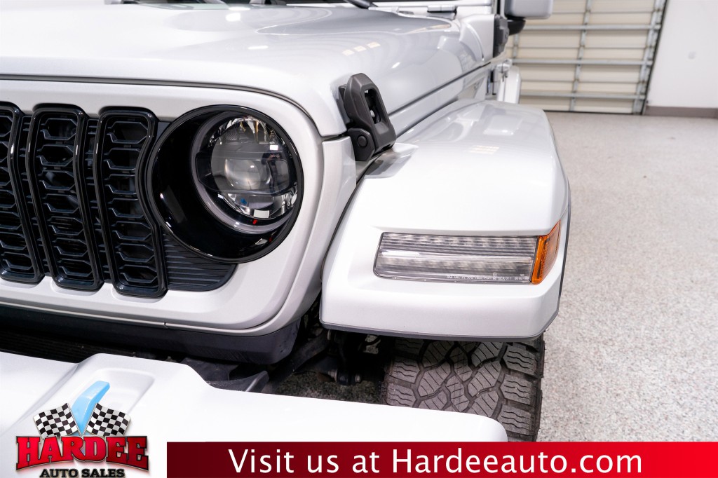 2024 Jeep Wrangler Image 8