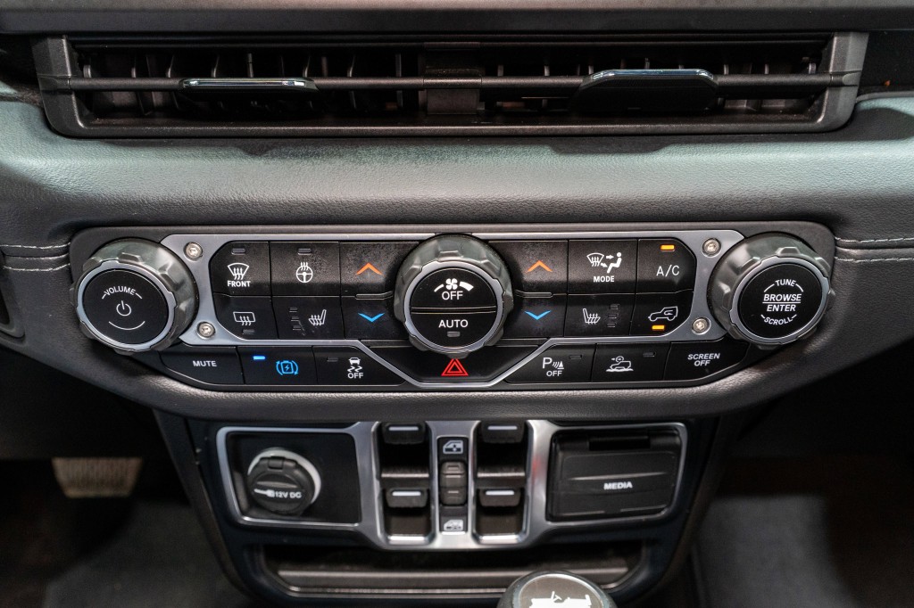 2024 Jeep Wrangler Image 23