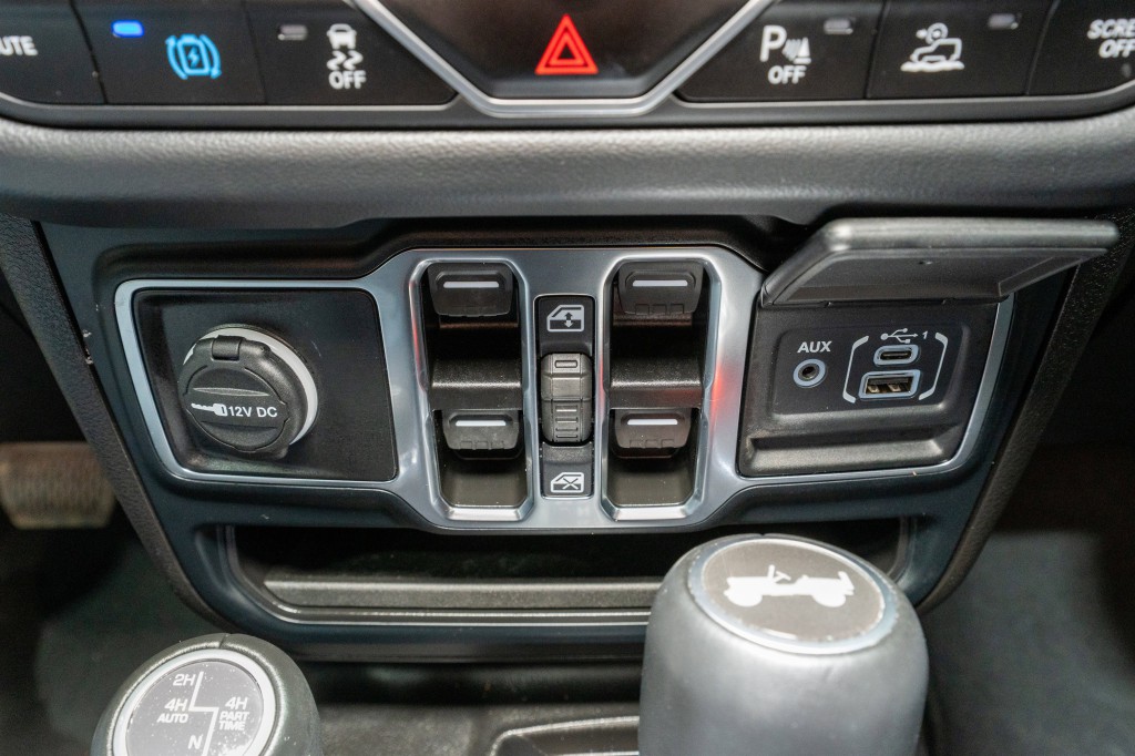 2024 Jeep Wrangler Image 24