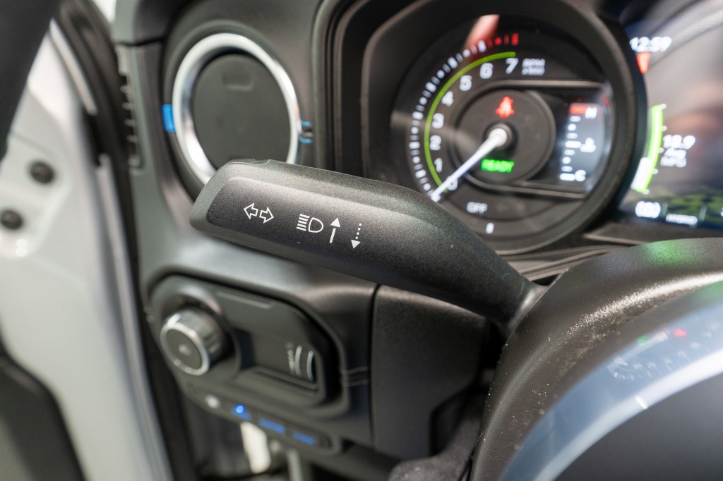 2024 Jeep Wrangler Image 32