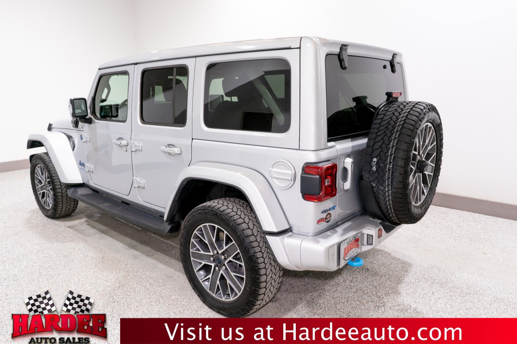 2024 Jeep Wrangler Image 3
