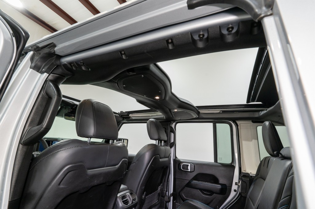 2024 Jeep Wrangler Image 16