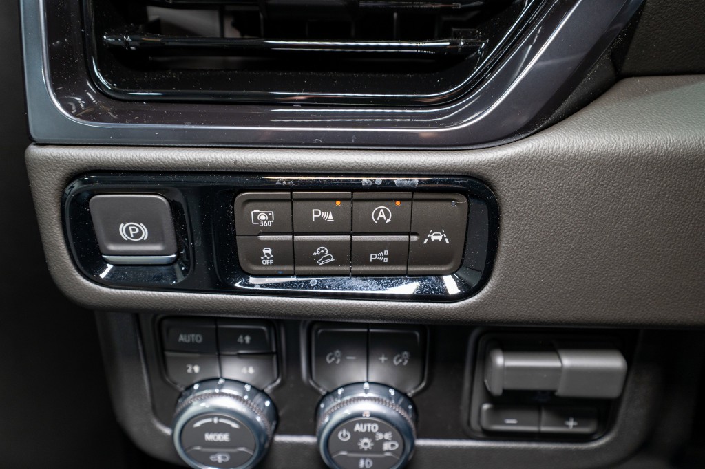 2026 GMC Yukon Image 30