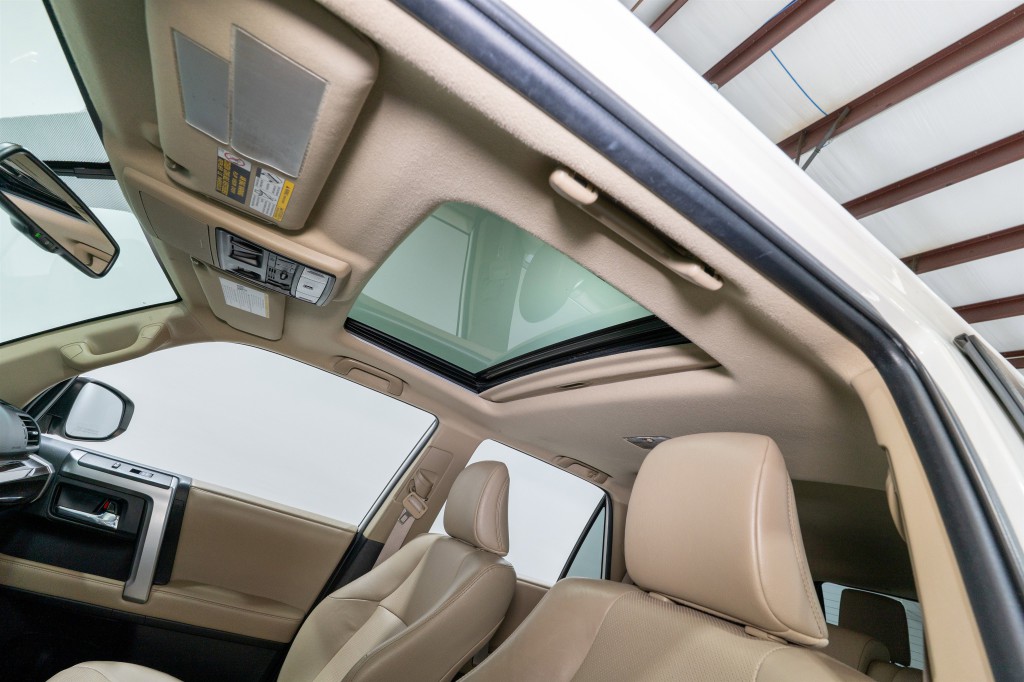 2018 Toyota 4Runner Image 17