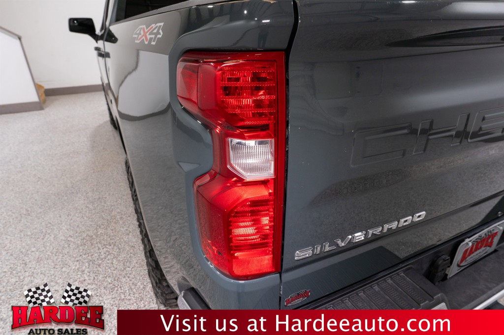2025 Chevrolet Silverado 1500 Image 9