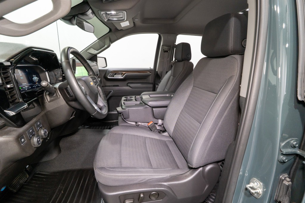 2025 Chevrolet Silverado 1500 Image 15