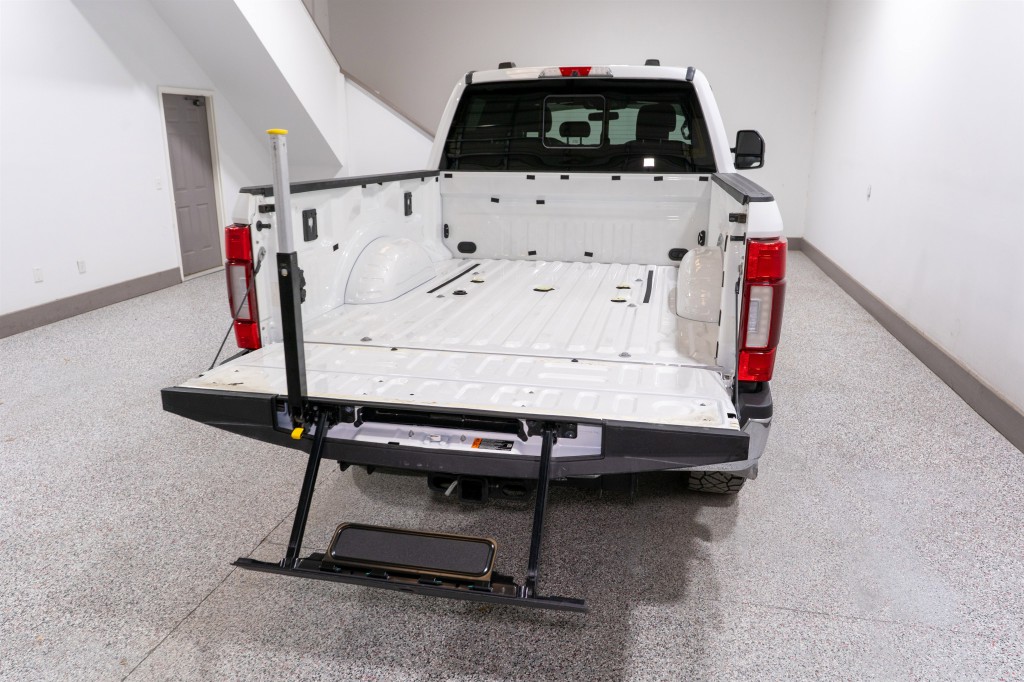 2022 Ford F-350 Image 11