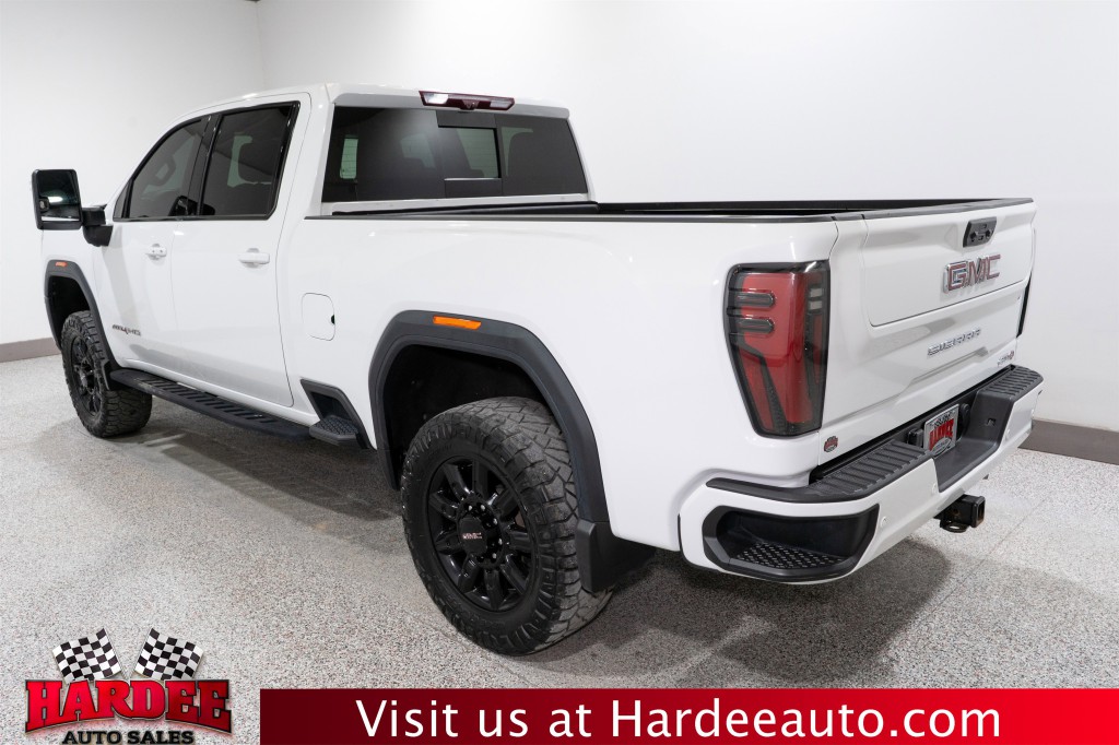 2024 GMC Sierra 2500 Image 3