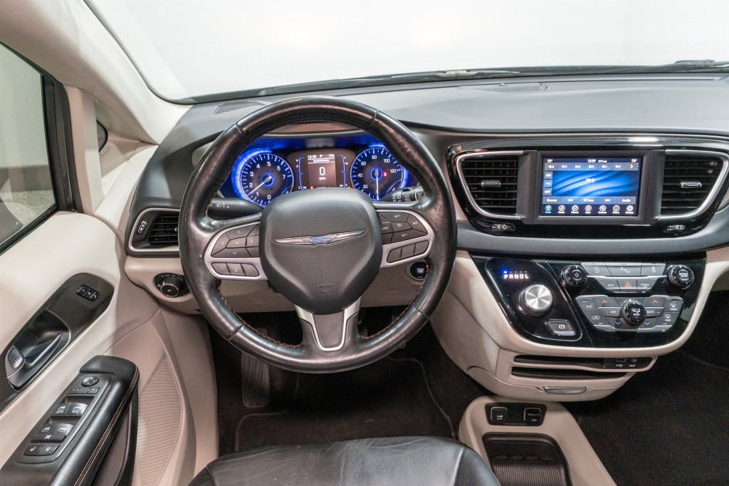 2020 Chrysler Pacifica Image 9