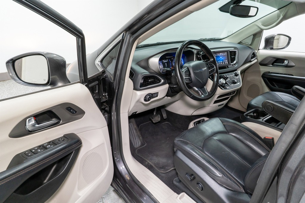 2020 Chrysler Pacifica Image 10