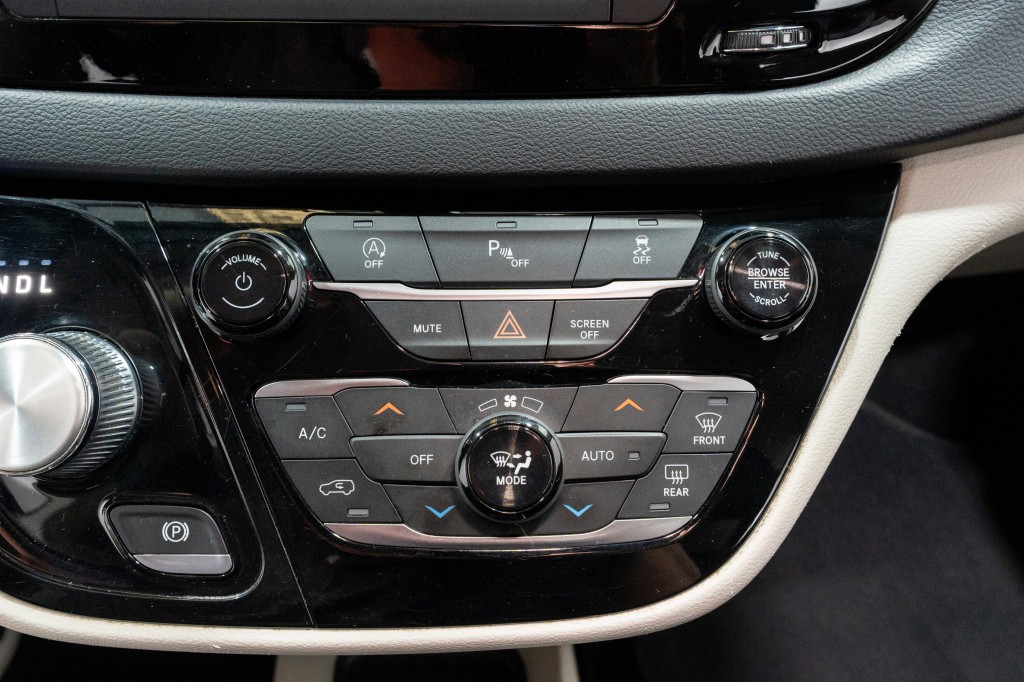 2020 Chrysler Pacifica Image 19