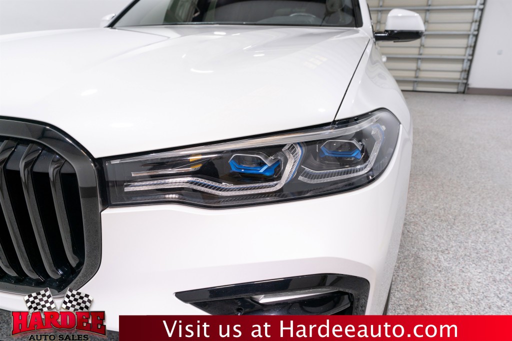 2022 BMW X7 Image 8