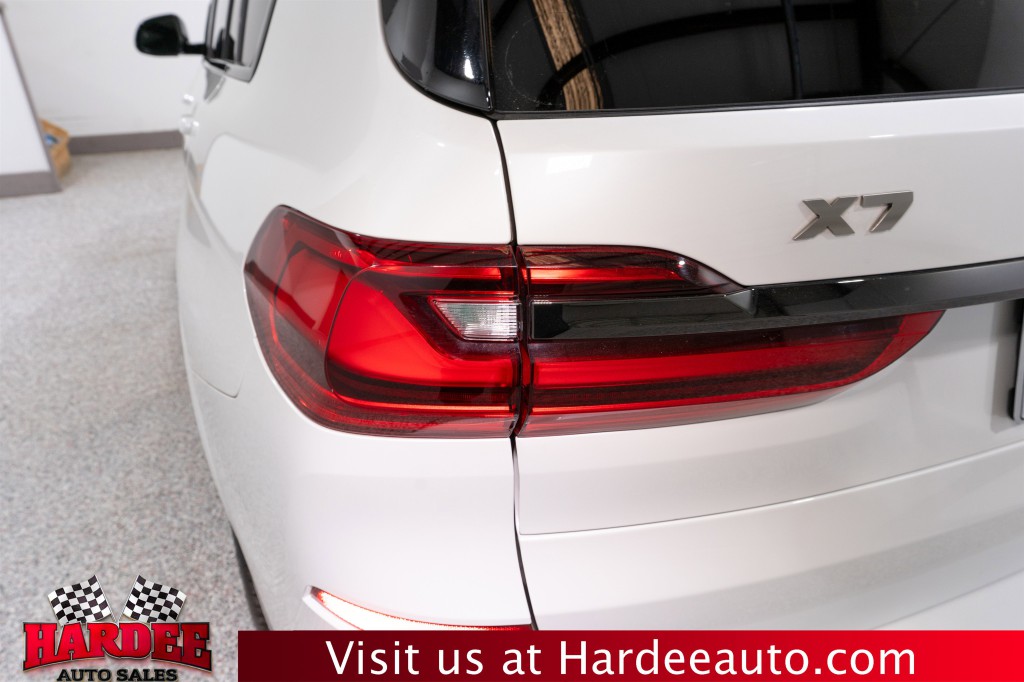 2022 BMW X7 Image 9