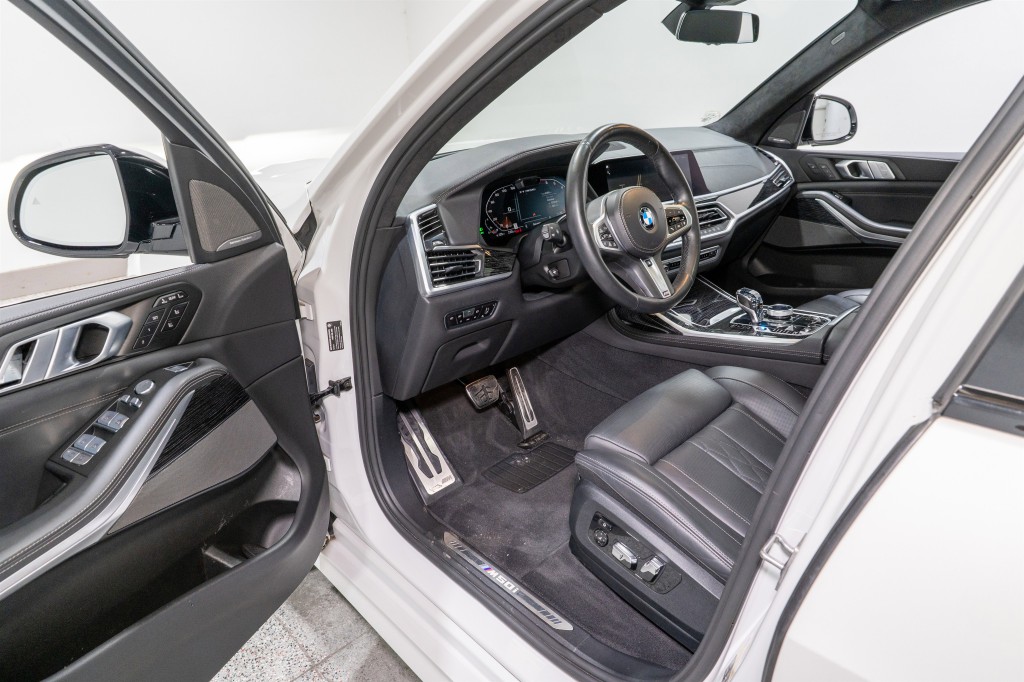 2022 BMW X7 Image 12