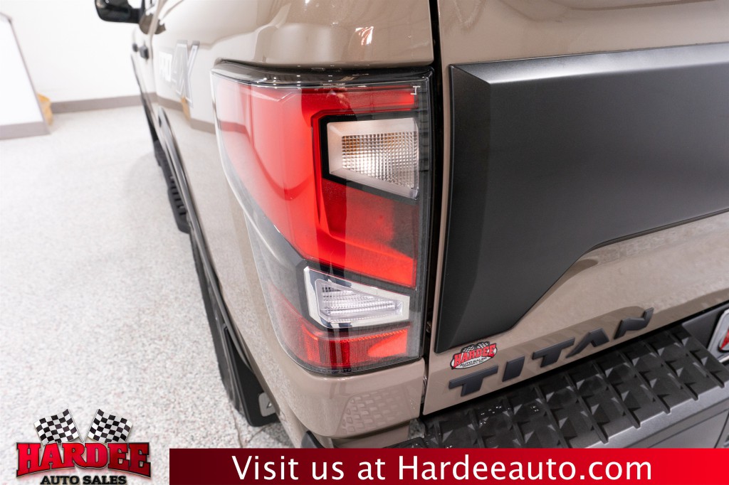 2024 Nissan Titan Image 9