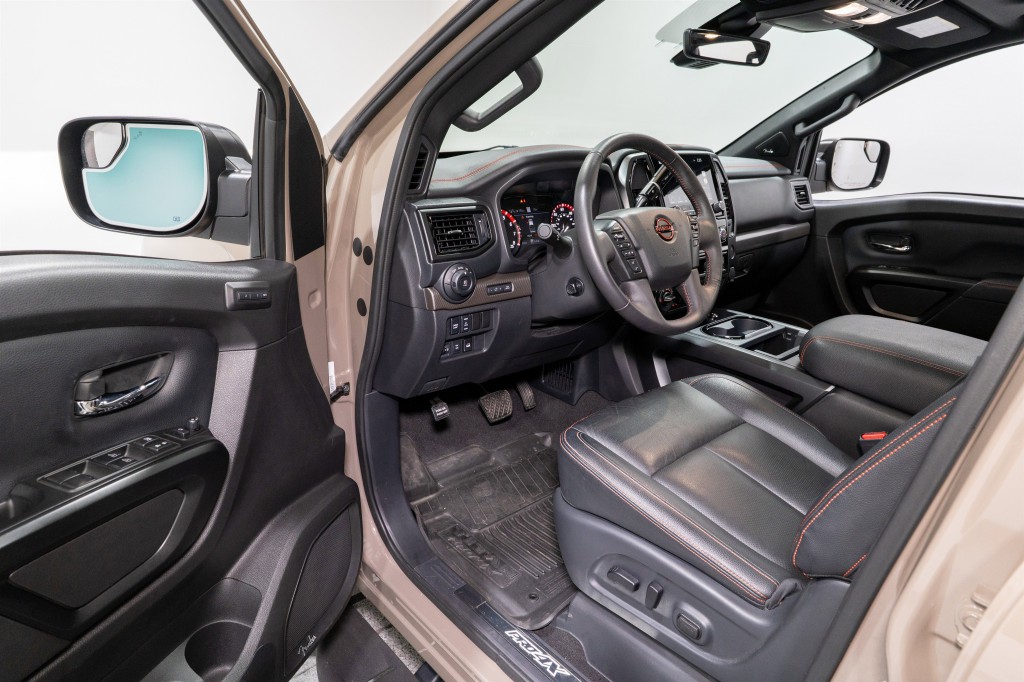 2024 Nissan Titan Image 14