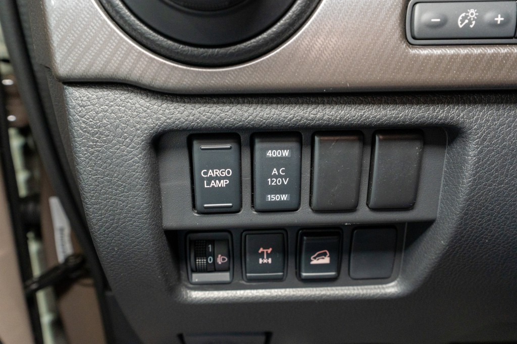 2024 Nissan Titan Image 35