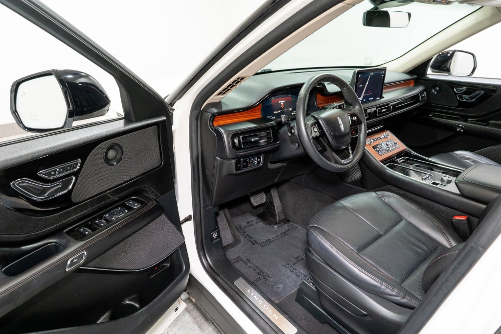 2024 Lincoln Aviator Image 11