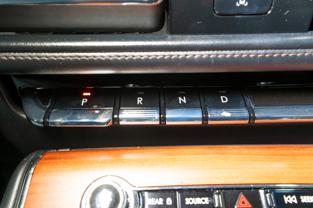 2024 Lincoln Aviator Image 24