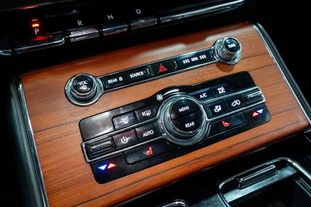 2024 Lincoln Aviator Image 25