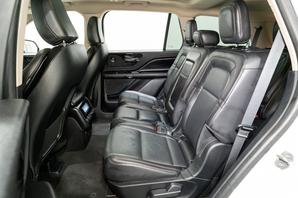 2024 Lincoln Aviator Image 33