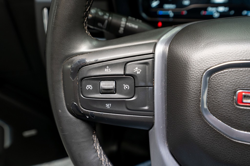 2023 GMC Yukon Image 27