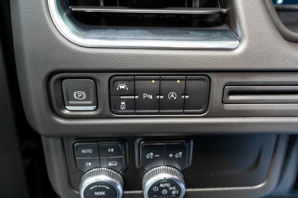 2023 GMC Yukon Image 30