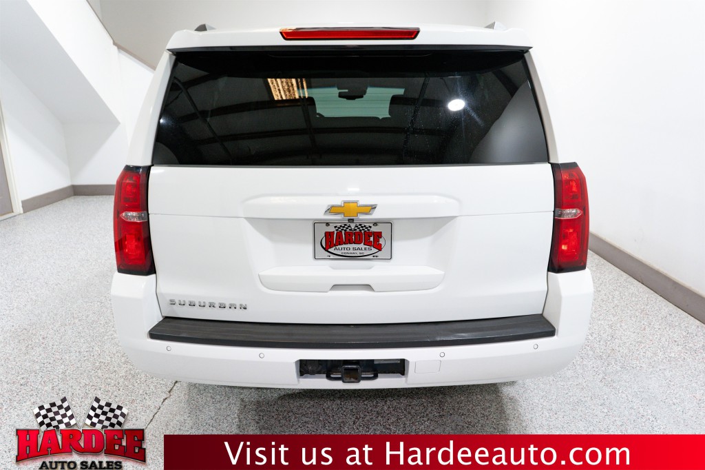2018 Chevrolet Suburban Image 4