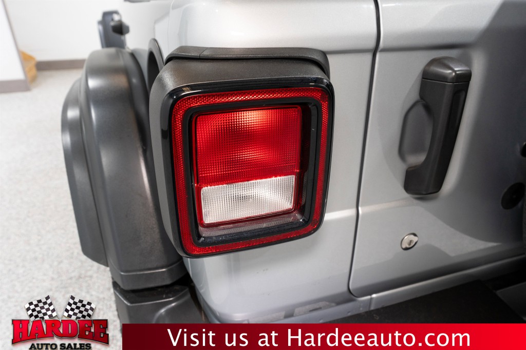 2023 Jeep Wrangler Image 9