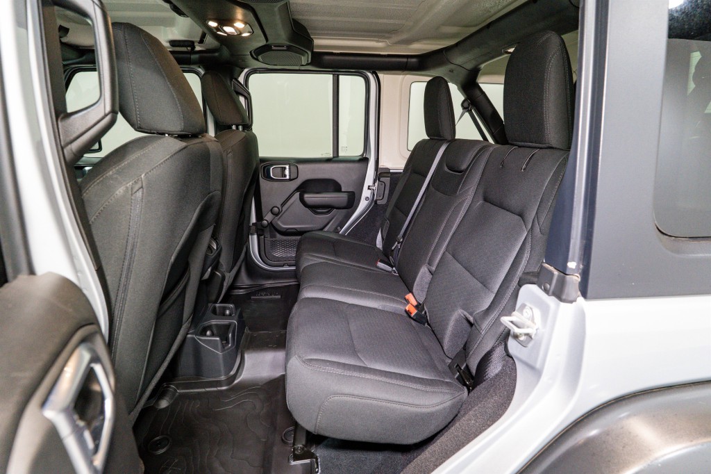 2023 Jeep Wrangler Image 28