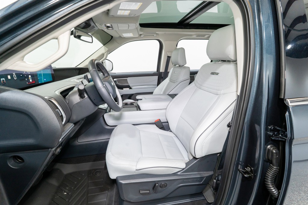 2025 Ford Expedition Image 17