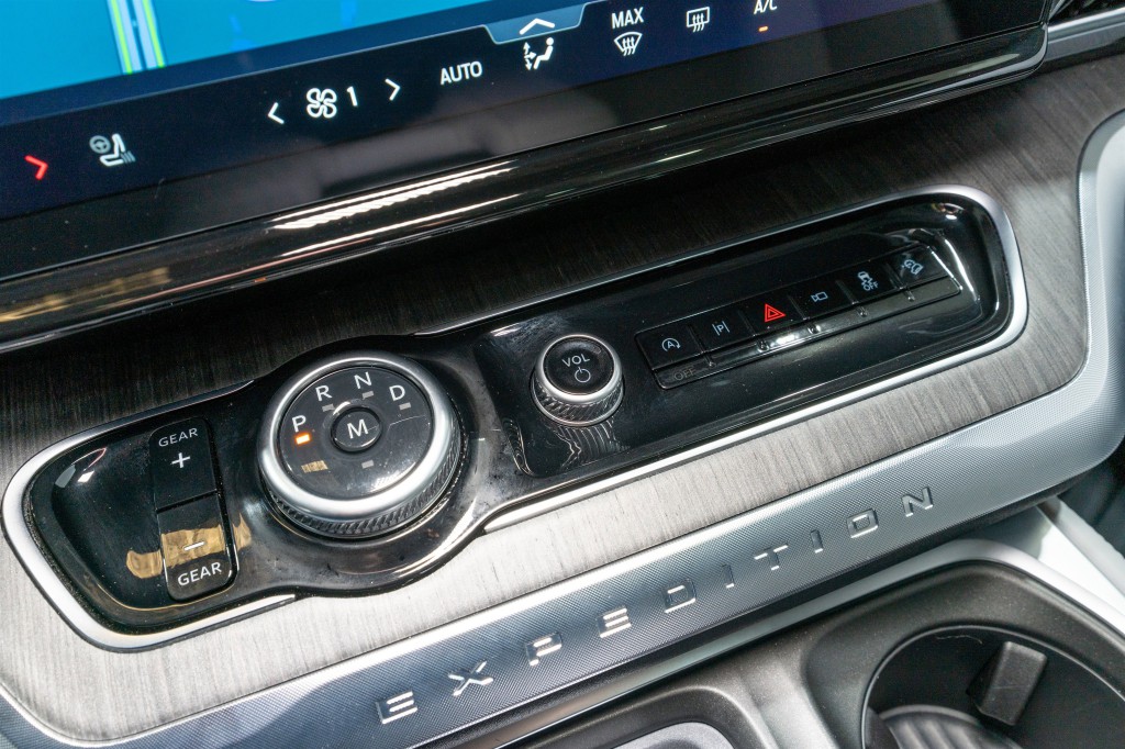 2025 Ford Expedition Image 25