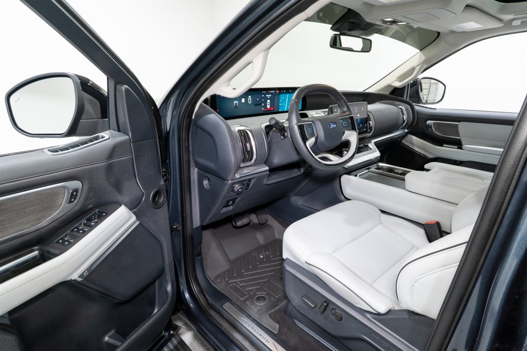 2025 Ford Expedition Image 13