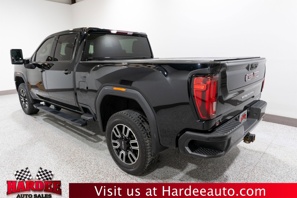 2023 GMC Sierra 2500 Image 3