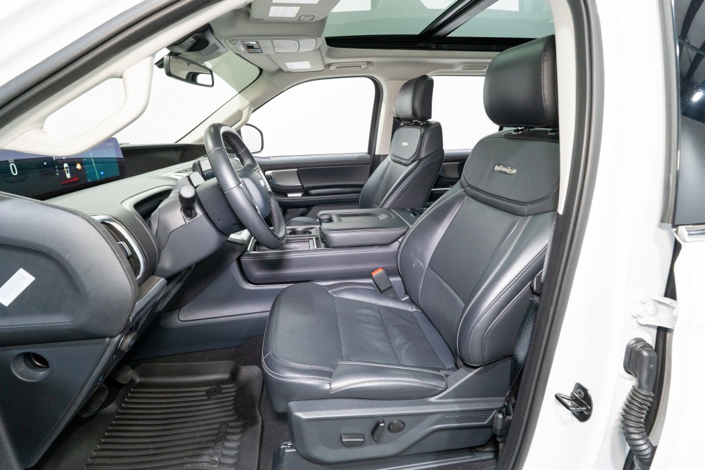 2025 Ford Expedition Image 17