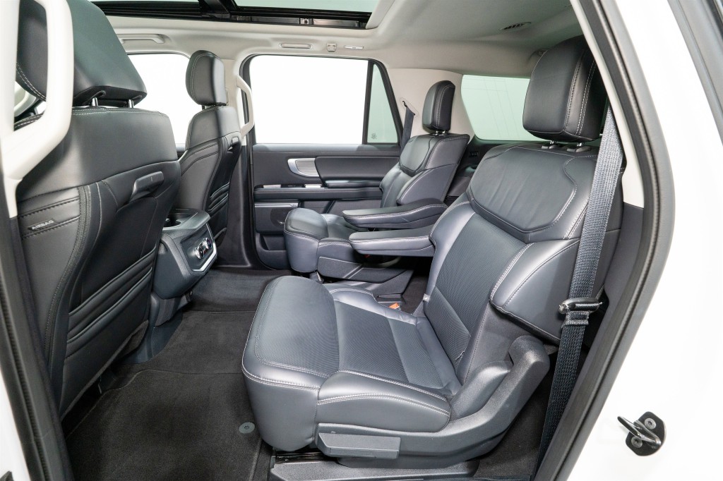 2025 Ford Expedition Image 36