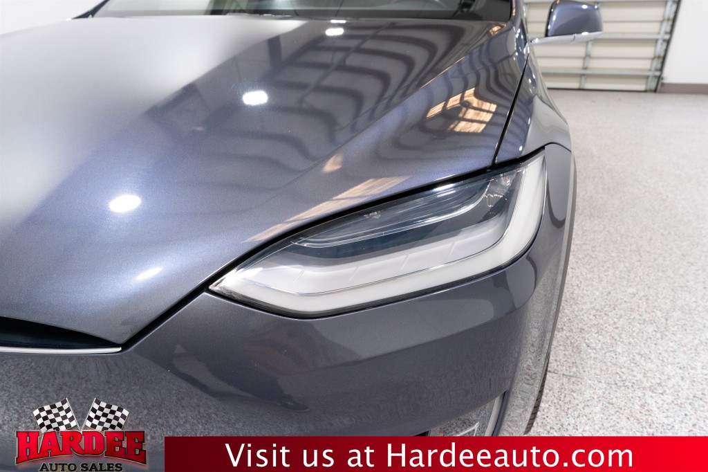 2020 Tesla Model X Image 8