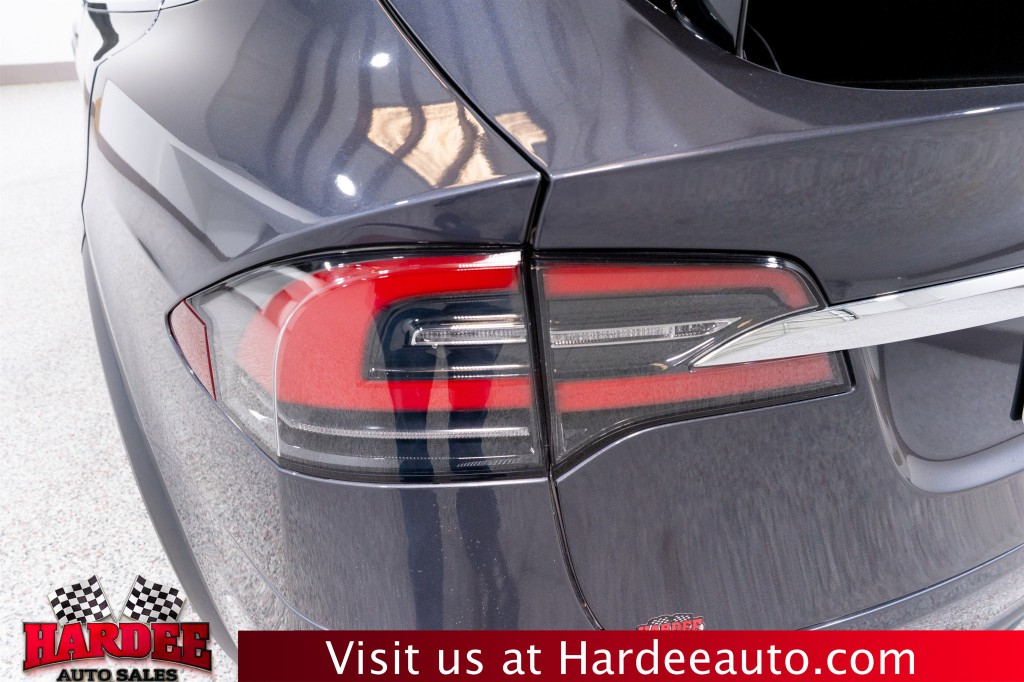 2020 Tesla Model X Image 9