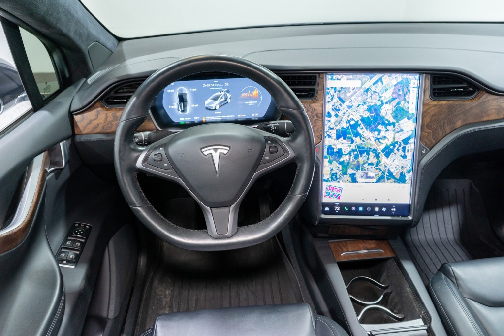 2020 Tesla Model X Image 11