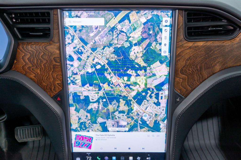 2020 Tesla Model X Image 16