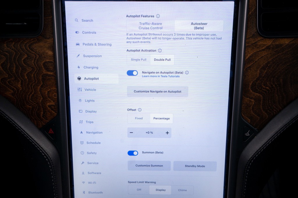 2020 Tesla Model X Image 20