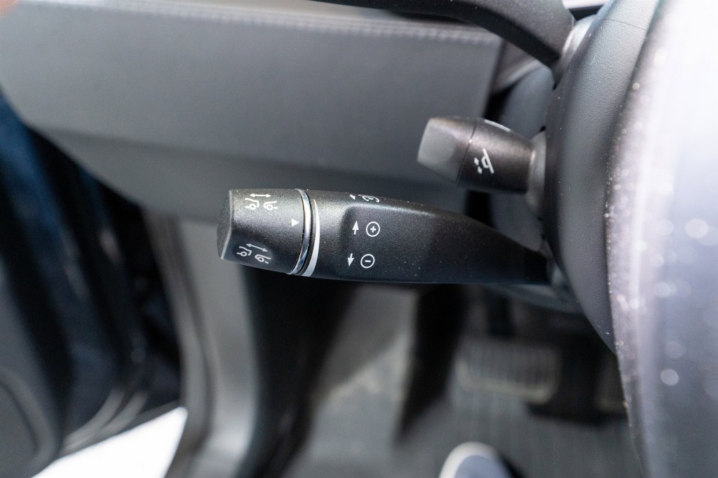 2020 Tesla Model X Image 28