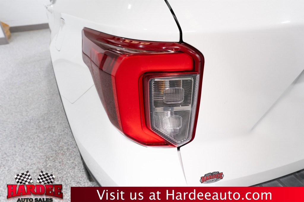 2021 Ford Explorer Image 9