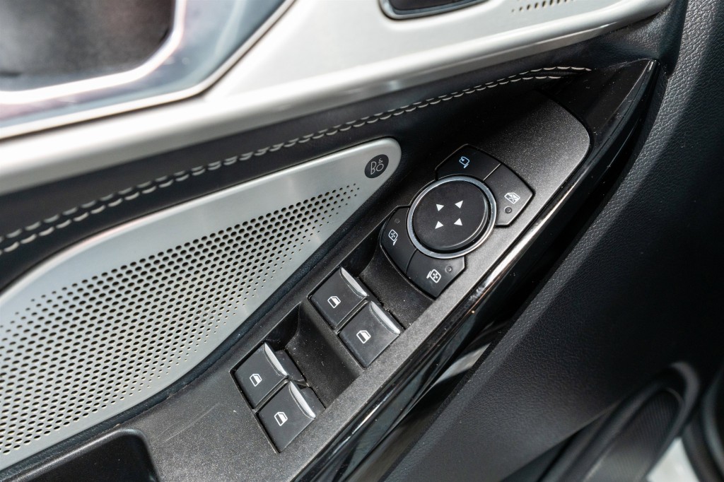 2021 Ford Explorer Image 15