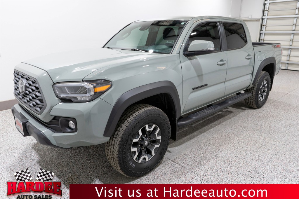 2023 Toyota Tacoma Image 2
