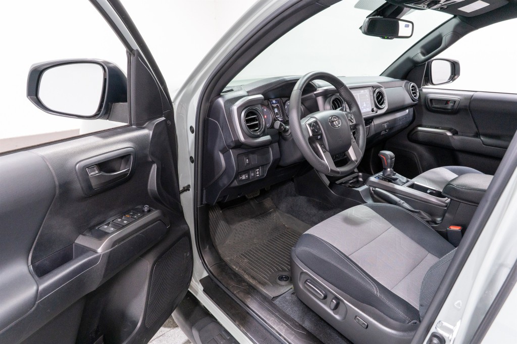 2023 Toyota Tacoma Image 13