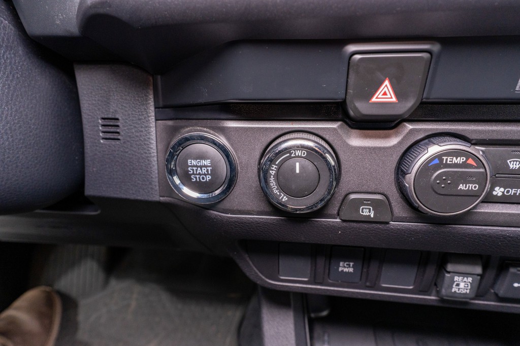 2023 Toyota Tacoma Image 21