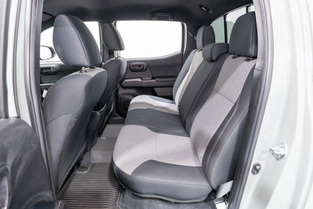 2023 Toyota Tacoma Image 32